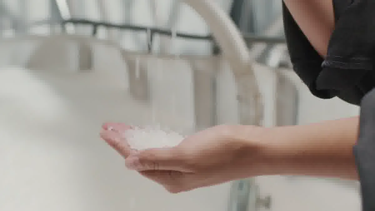 Abrasion test of Pre-PUR&reg; polyurethane hose &mdash; video frame from DIN ISO 4649 demonstration
