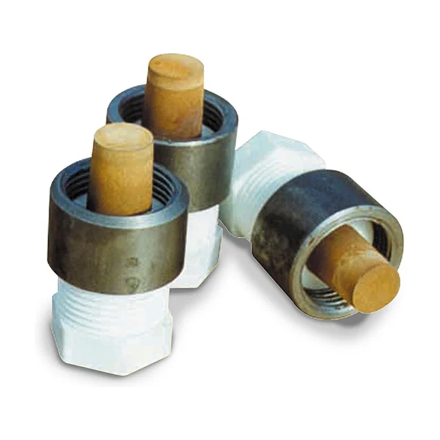 Three U025 fluidisation nozzles: a light polyamide body with an external thread and a hexagon, a sintered brass plug at the front and the steel ring around it.