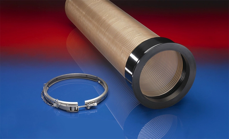 NORRES CONNECT 245 VAC-TRUCK – konisk sort flange monteret på klar Pre-PUR® slange, vist med spændering.