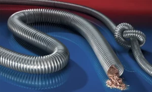 NORRES TIMBERDUC® PUR 532 AS (LD) – viser fleksibilitet og stor bøjningsradius i udførelse med gennemsigtig og sølvfarvet spiral.