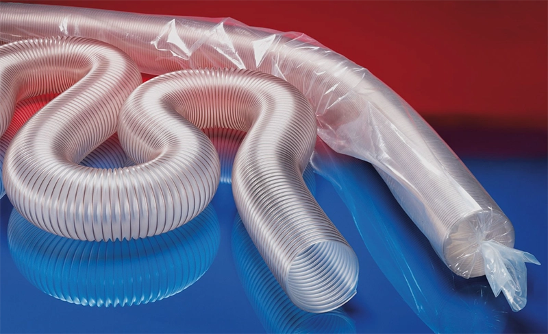 Let, fleksibel og sammentrykkelig PUR-slange leveret komprimeret i plastpose.