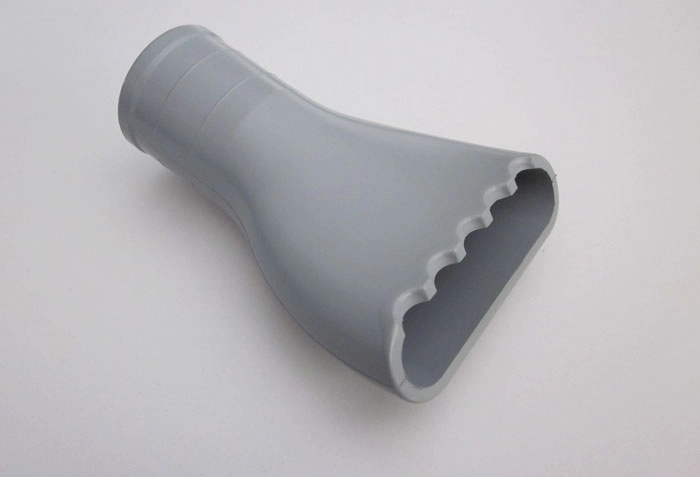 Bred grå oliebestandig NBR dyse med konisk form og tandede kanter til industriel udsugning, diameter 50 mm indvendig, model PV120O