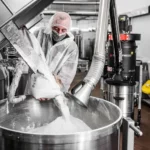 Depureco DF075 DEX 1/3D anvendt til opsamling af luftbårent støv ved åbne kar.