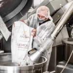 Depureco DF075 DEX 1/3D anvendt til punktudsugning over procesudstyr i produktionsmiljø.